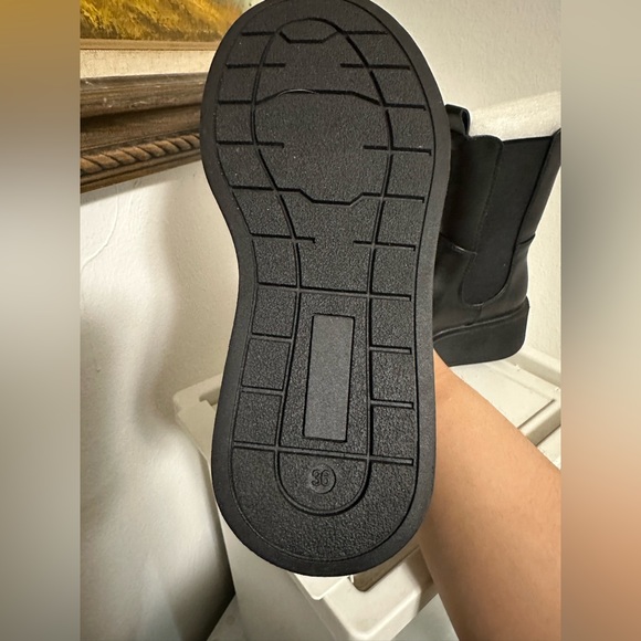 Women’s Steve Madden platform boots - Picture 2 of 4